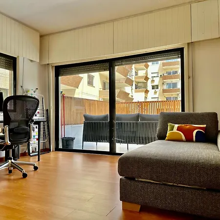 Appartement Beachfront With Kids Room, Pool & 2 Workspaces Limassol