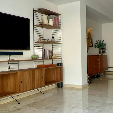 Beachfront With Kids Room, Pool & 2 Workspaces * ليماسول