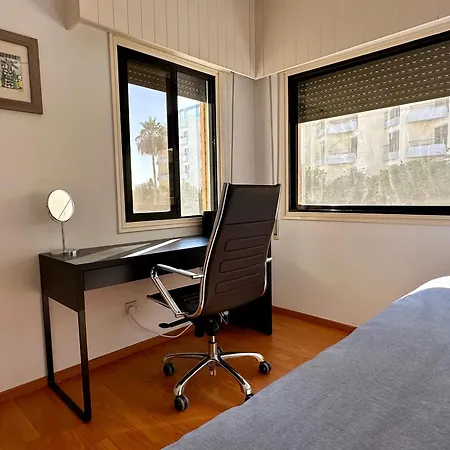 Beachfront With Kids Room, Pool & 2 Workspaces شقة