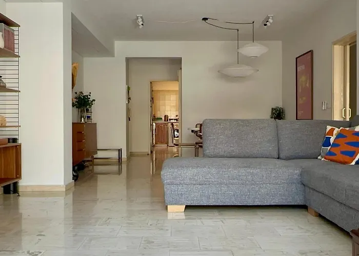 Apartmán Beachfront With Kids Room, Pool & 2 Workspaces