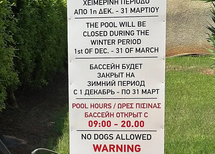 Beachfront With Kids Room, Pool & 2 Workspaces Apartmán Lemesos