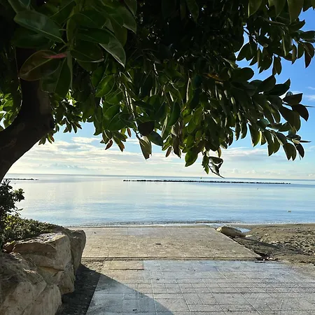 Beachfront With Kids Room, Pool & 2 Workspaces Apartamento *