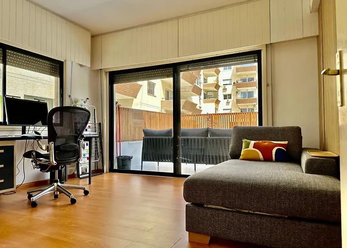 Apartamento Beachfront With Kids Room, Pool & 2 Workspaces Limassol