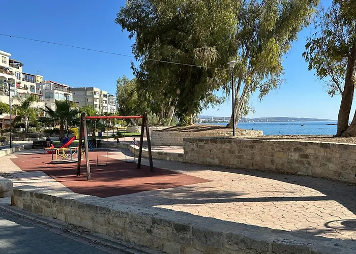 Apartamento Beachfront With Kids Room, Pool & 2 Workspaces Limassol