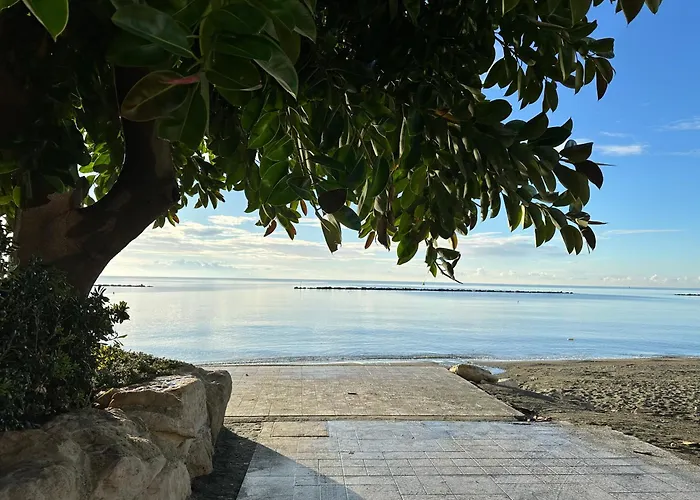 Beachfront With Kids Room, Pool & 2 Workspaces Apartamento *