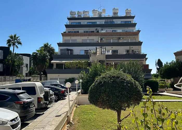 Beachfront With Kids Room, Pool & 2 Workspaces Apartamento
