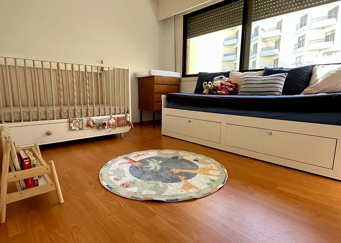 Beachfront With Kids Room, Pool & 2 Workspaces Limassol