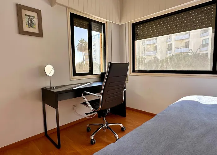 Beachfront With Kids Room, Pool & 2 Workspaces Apartamento